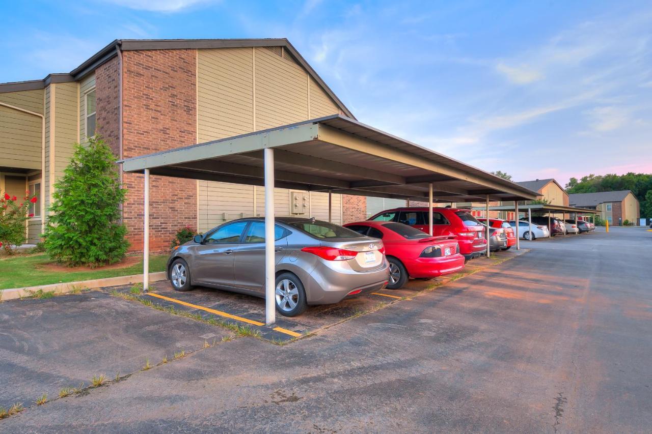 Ou Sooner, Pool & Gym, Bbq, Netflix, 100Mb Internet, Lg Washer & Dryer, Close To Ou! Norman Exterior photo