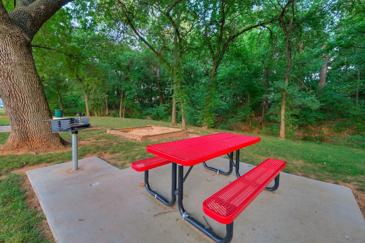 Ou Sooner, Pool & Gym, Bbq, Netflix, 100Mb Internet, Lg Washer & Dryer, Close To Ou! Norman Exterior photo